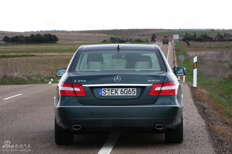 奔驰新E级试驾实拍图外观