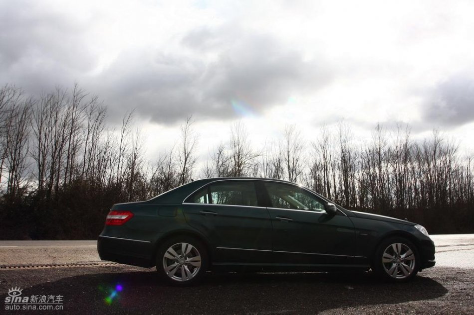 奔驰新E级试驾实拍图外观