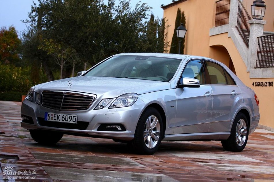 奔驰新E级试驾实拍图外观