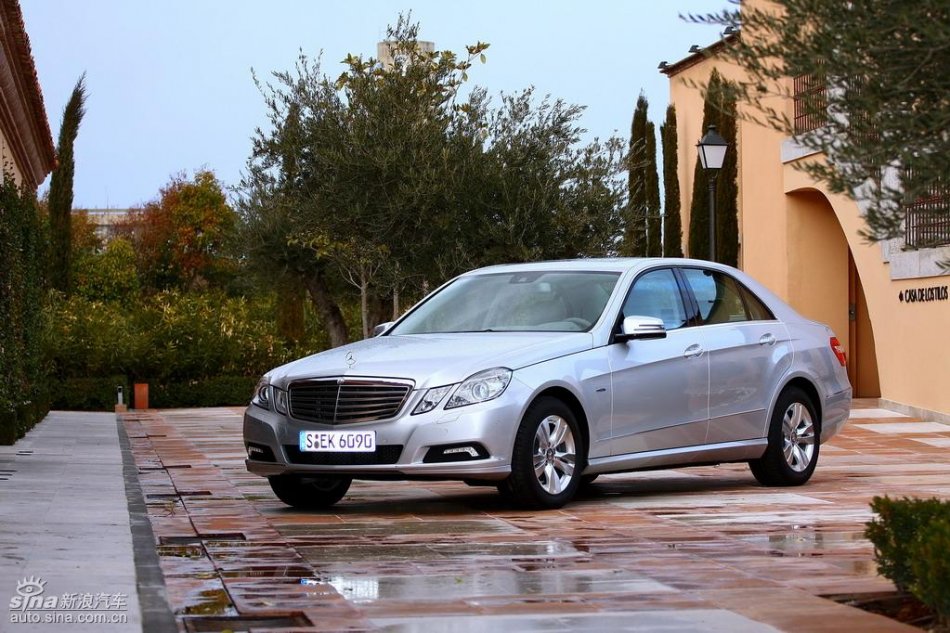 奔驰新E级试驾实拍图外观