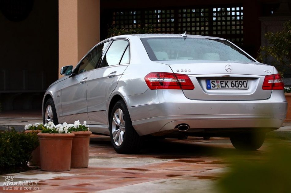 奔驰新E级试驾实拍图外观