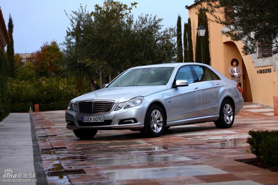 奔驰新E级试驾实拍图外观