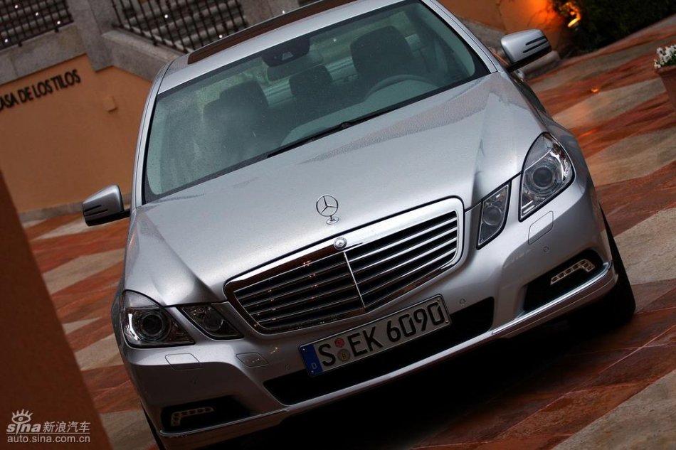 奔驰新E级试驾实拍图外观