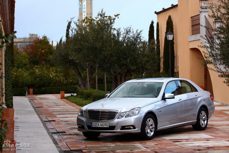 奔驰新E级试驾实拍图外观