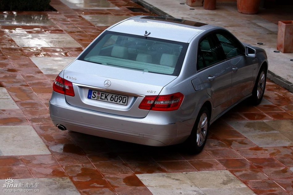 奔驰新E级试驾实拍图外观