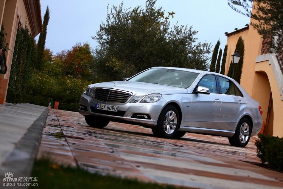奔驰新E级试驾实拍图外观