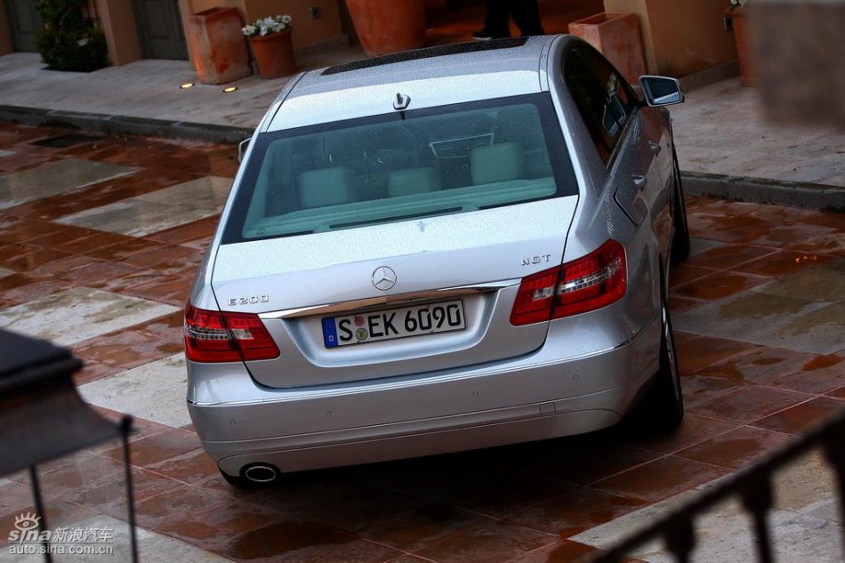 奔驰新E级试驾实拍图外观