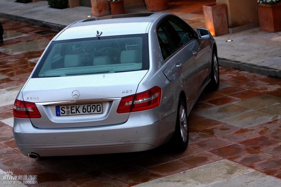 奔驰新E级试驾实拍图外观