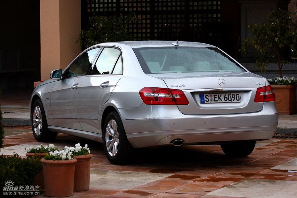 奔驰新E级试驾实拍图外观