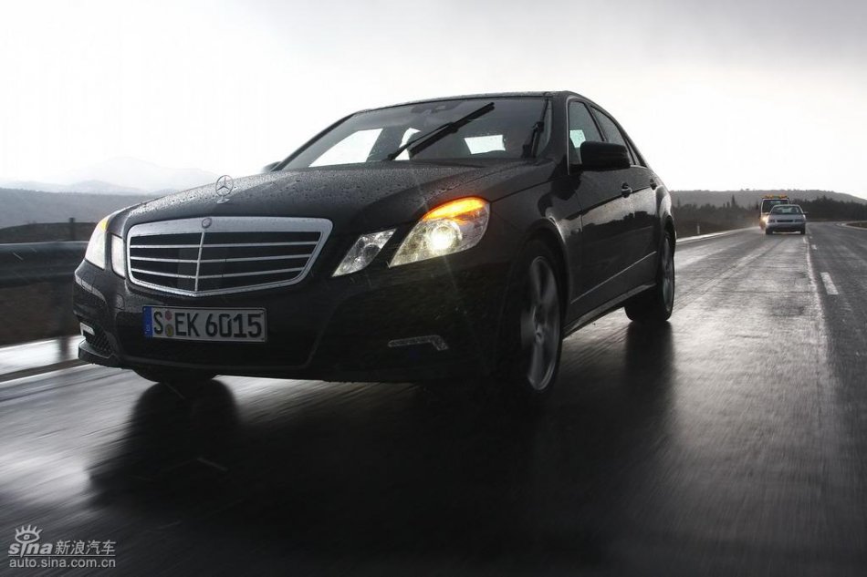 奔驰新E级试驾实拍图外观