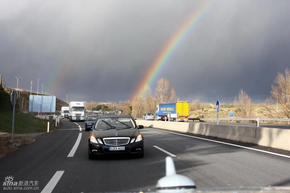 奔驰新E级试驾实拍图外观