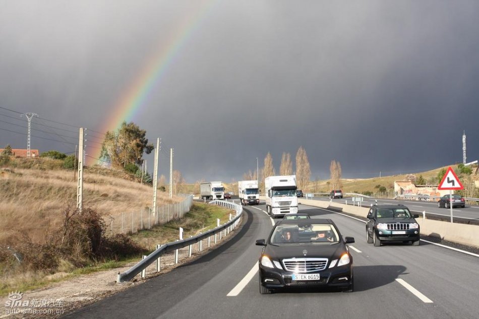 奔驰新E级试驾实拍图外观