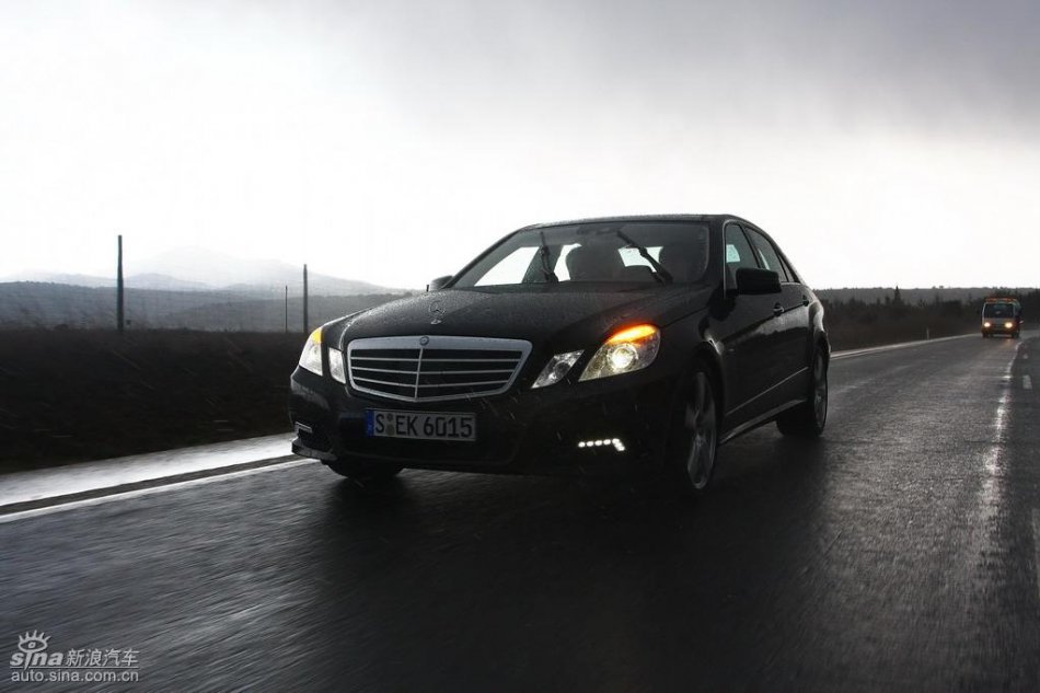 奔驰新E级试驾实拍图外观