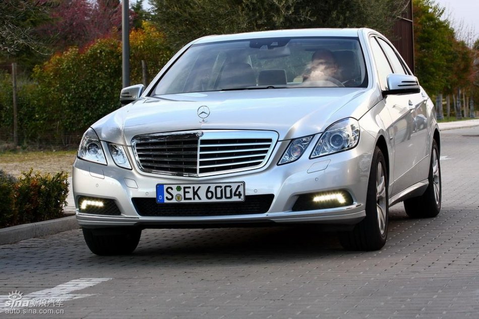 奔驰新E级试驾实拍图外观