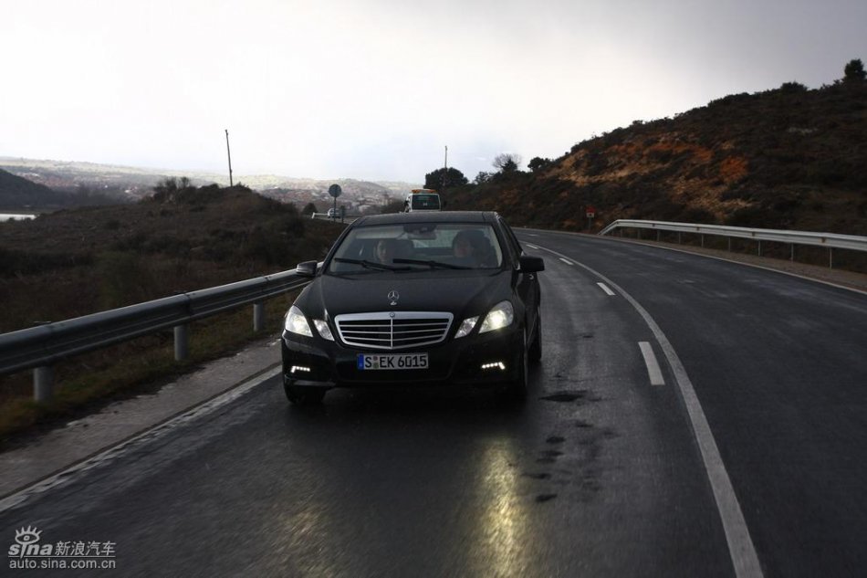 奔驰新E级试驾实拍图外观
