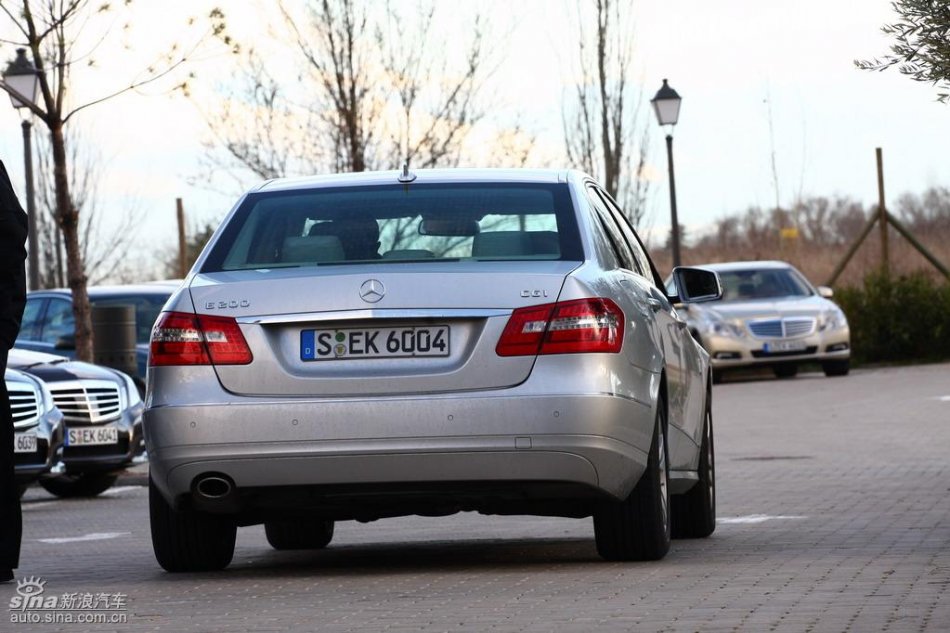 奔驰新E级试驾实拍图外观
