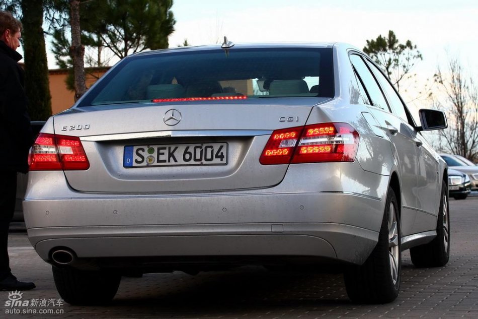 奔驰新E级试驾实拍图外观