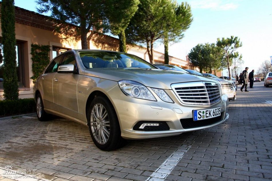 奔驰新E级试驾实拍图外观