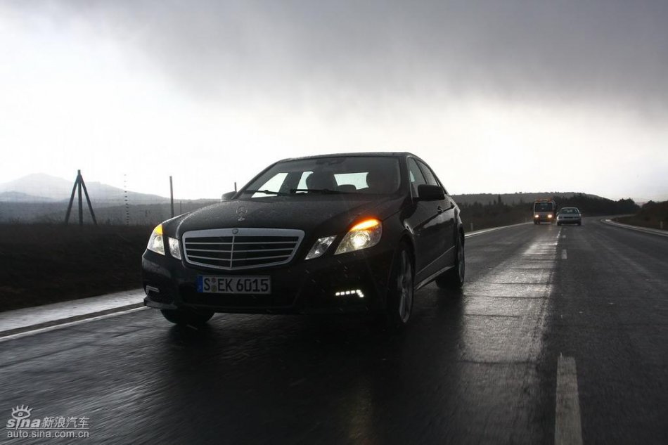 奔驰新E级试驾实拍图外观