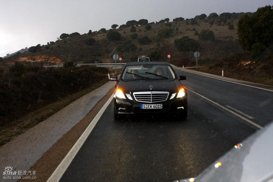 奔驰新E级试驾实拍图外观