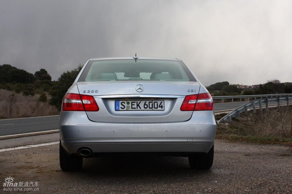 奔驰新E级试驾实拍图外观