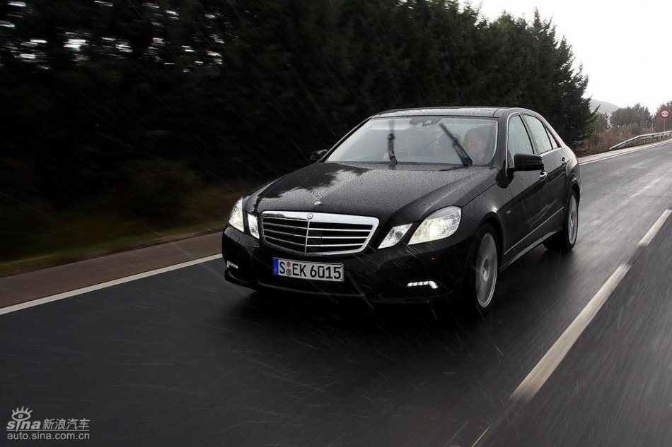 奔驰新E级试驾实拍图外观