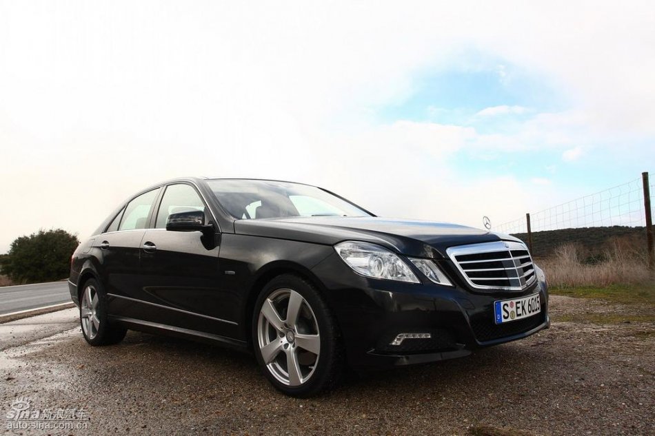 奔驰新E级试驾实拍图外观