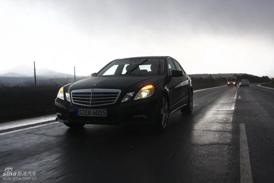 奔驰新E级试驾实拍图外观