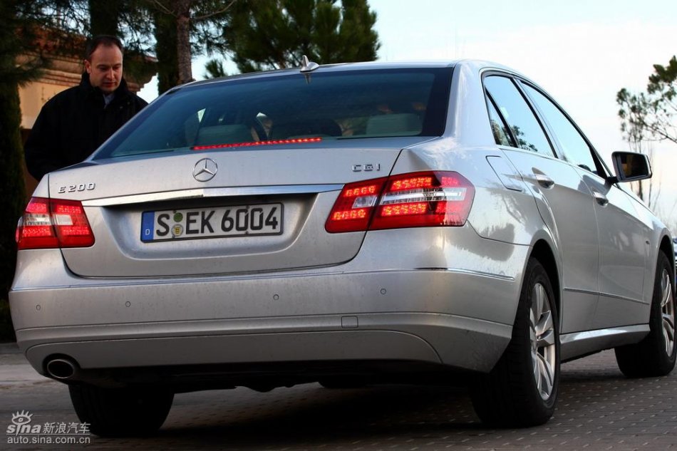 奔驰新E级试驾实拍图外观