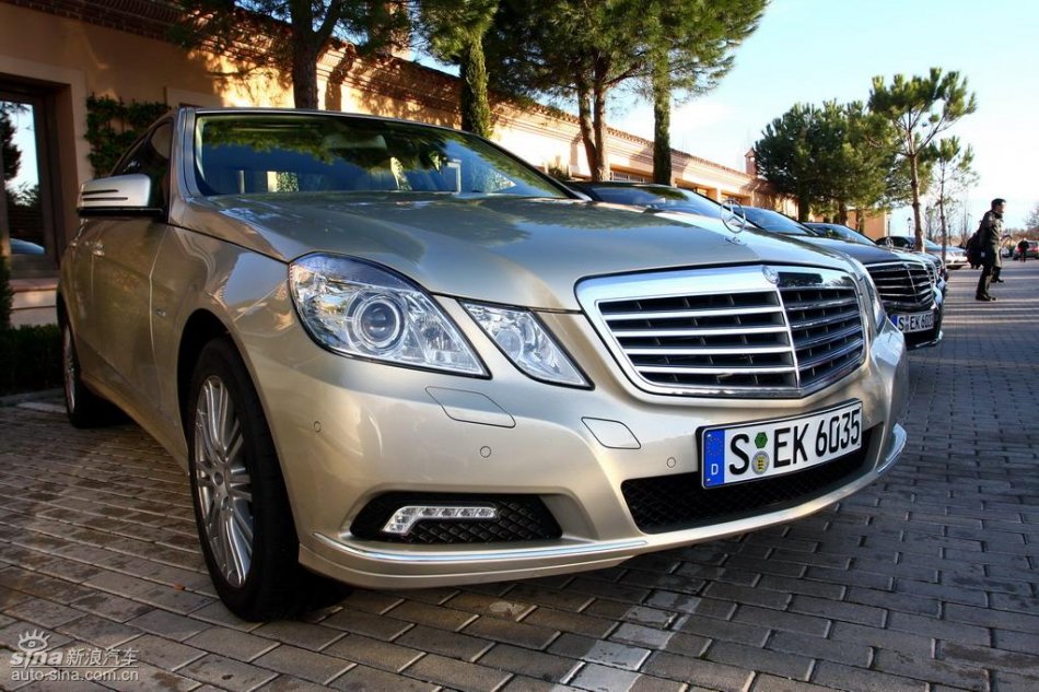 奔驰新E级试驾实拍图外观