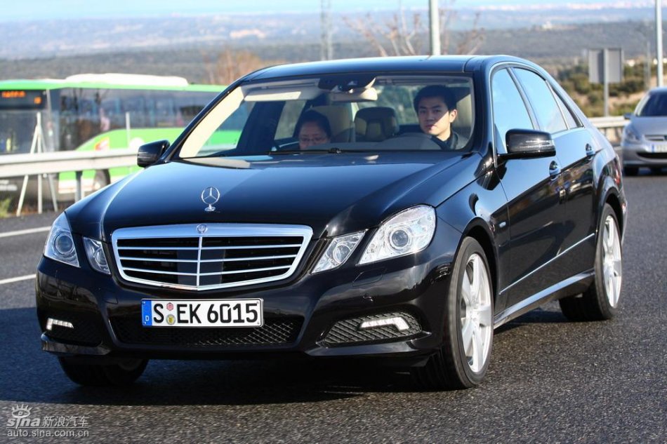 奔驰新E级试驾实拍图外观