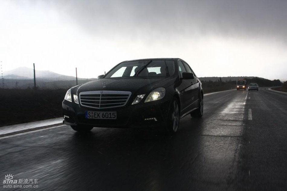 奔驰新E级试驾实拍图外观