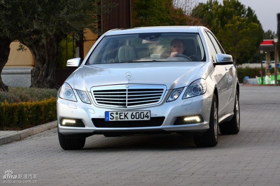 奔驰新E级试驾实拍图外观