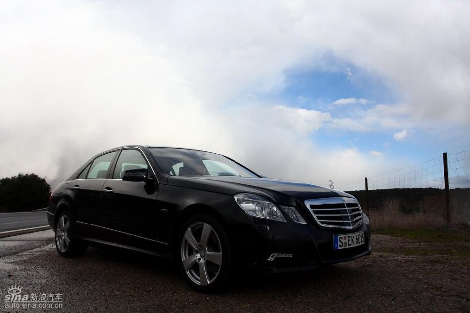 奔驰新E级试驾实拍图外观