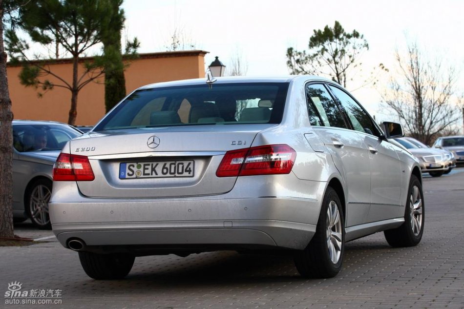 奔驰新E级试驾实拍图外观