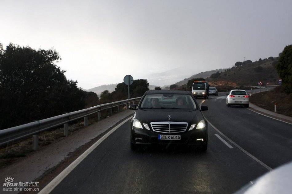 奔驰新E级试驾实拍图外观