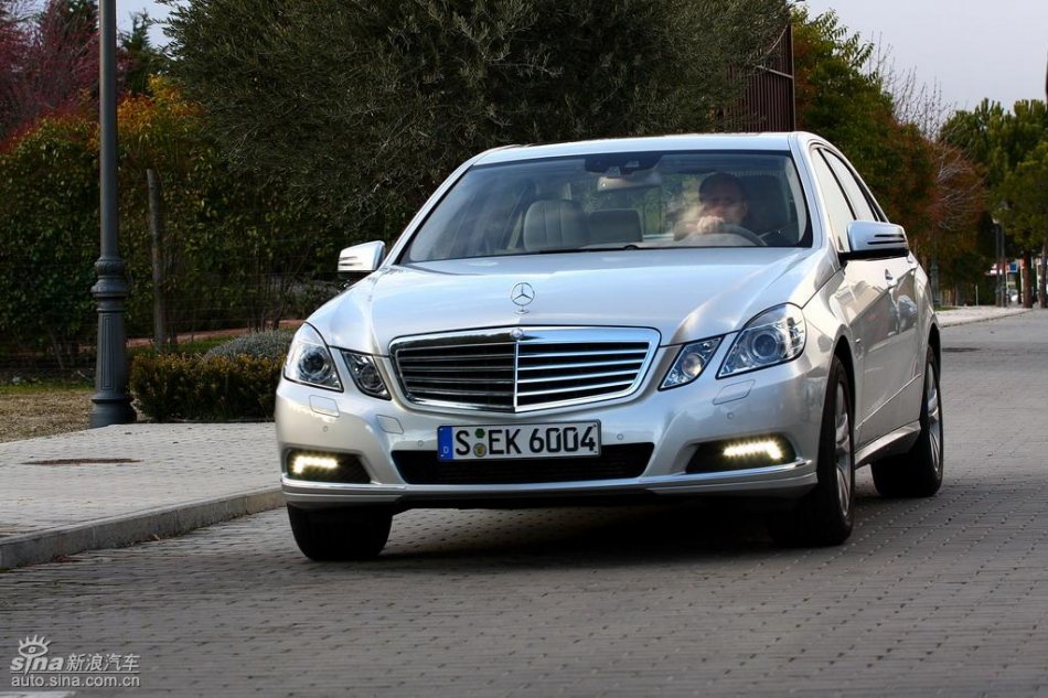 奔驰新E级试驾实拍图外观