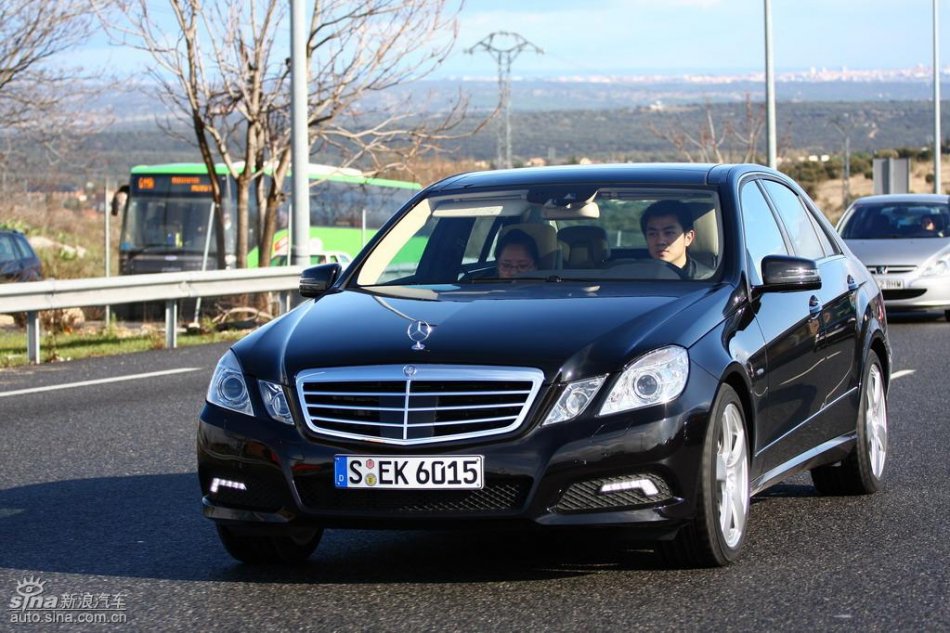 奔驰新E级试驾实拍图外观