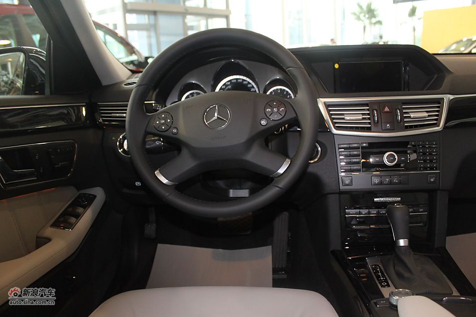 奔驰E260 CGI时尚型