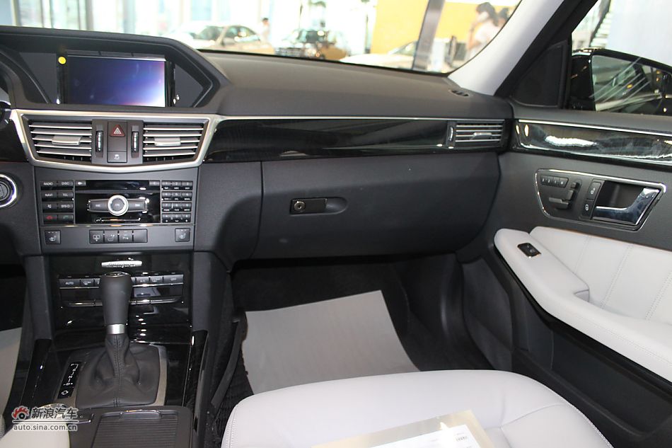 奔驰E260 CGI时尚型