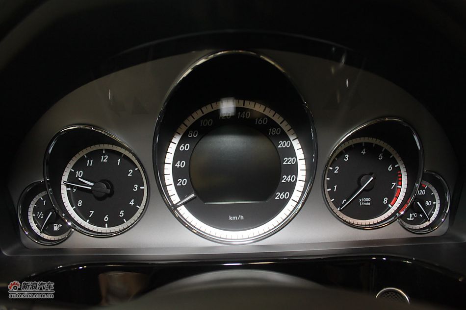 奔驰E260 CGI时尚型