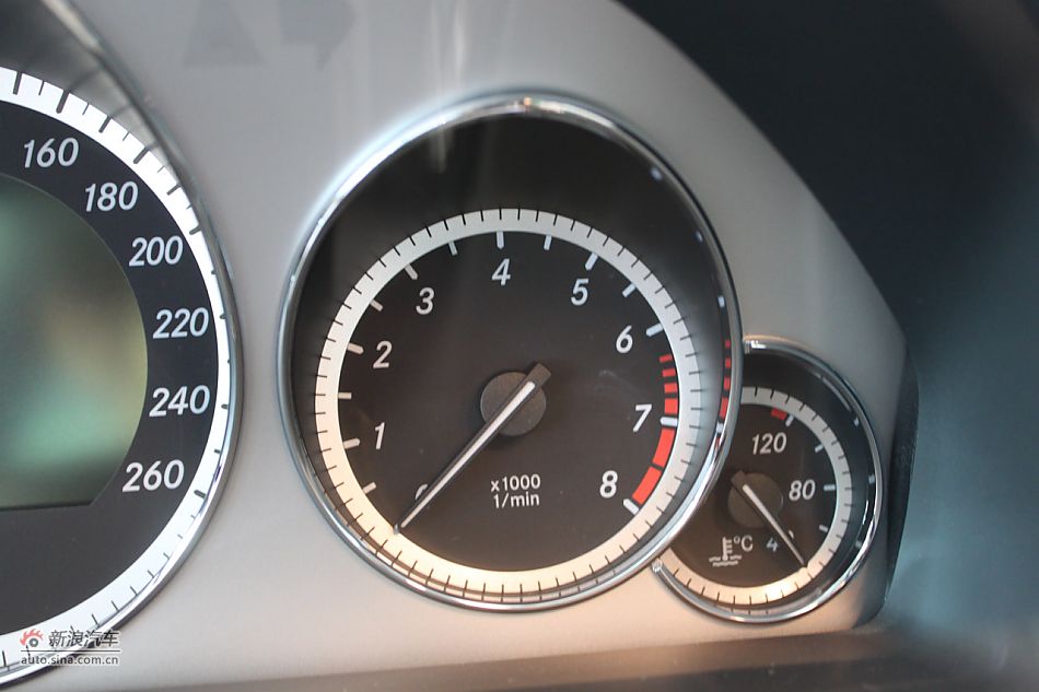 奔驰E260 CGI时尚型