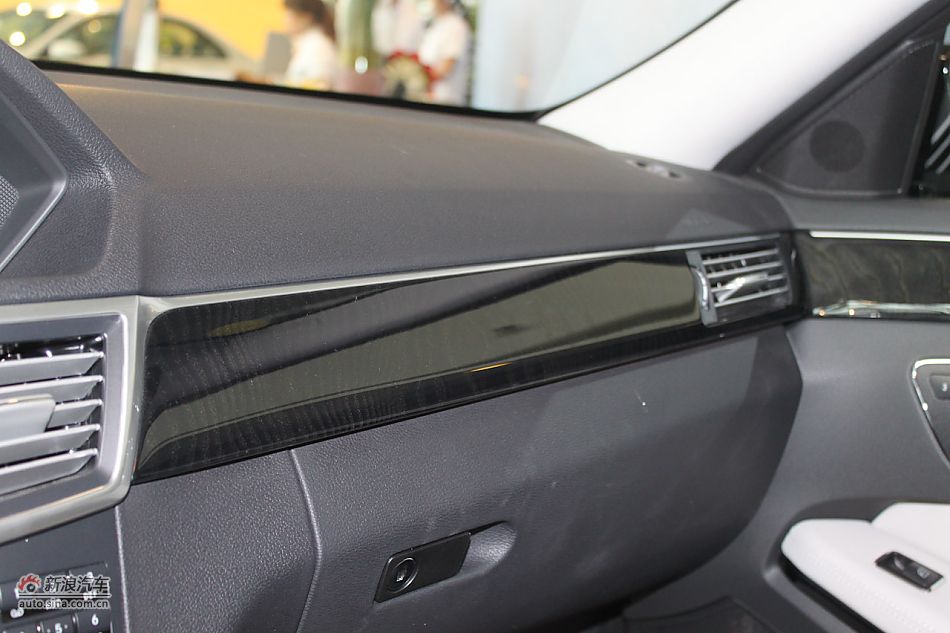 奔驰E260 CGI时尚型