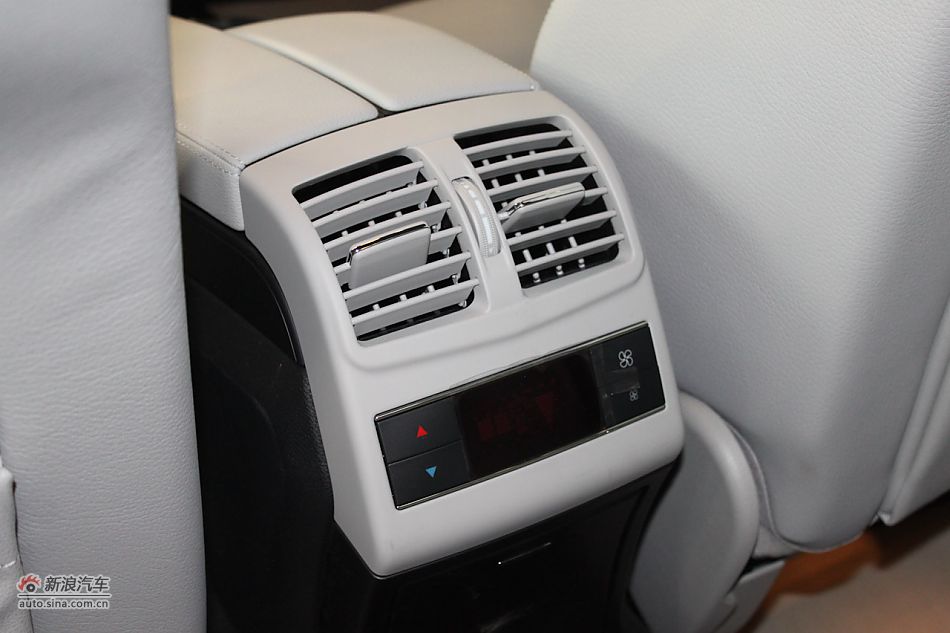 奔驰E260 CGI时尚型