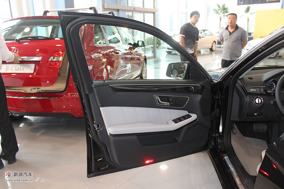 奔驰E260 CGI时尚型