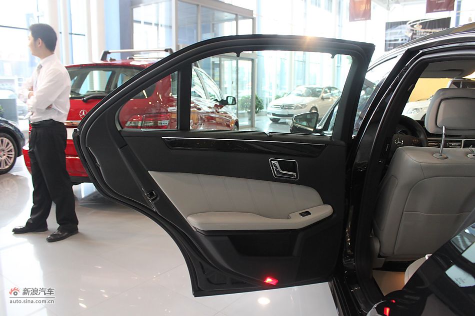 奔驰E260 CGI时尚型