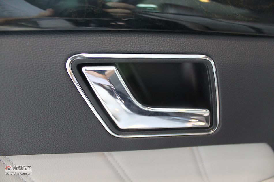 奔驰E260 CGI时尚型