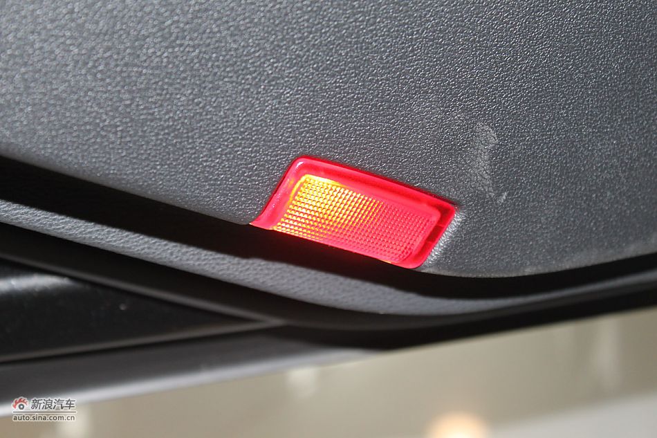 奔驰E260 CGI时尚型