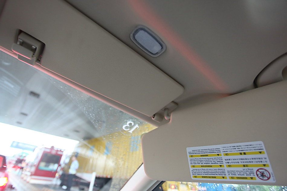 全新一代E300内饰图片