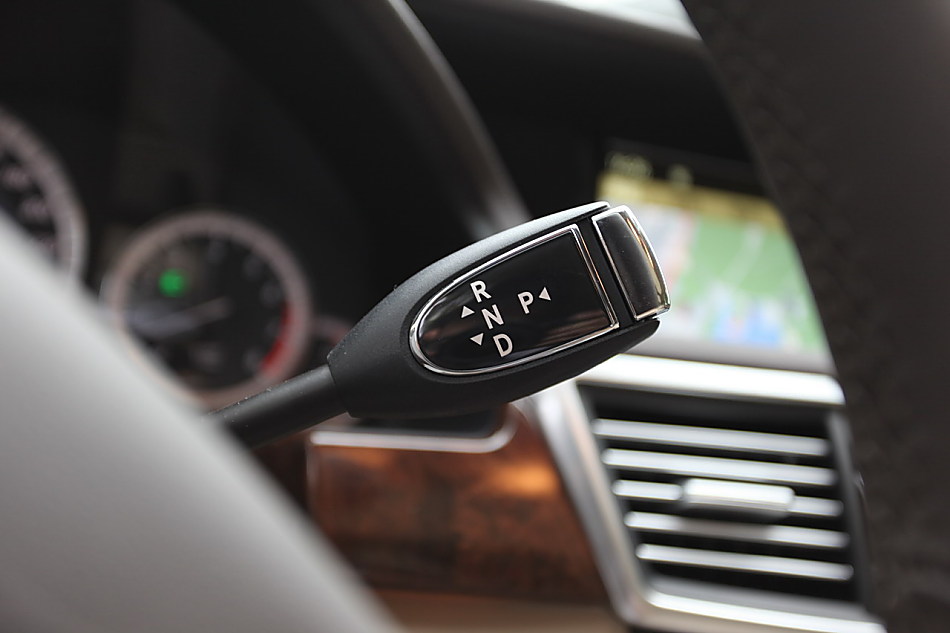 全新一代E300内饰图片